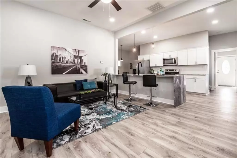 243 Terrace Ave - Photo 3 of 18