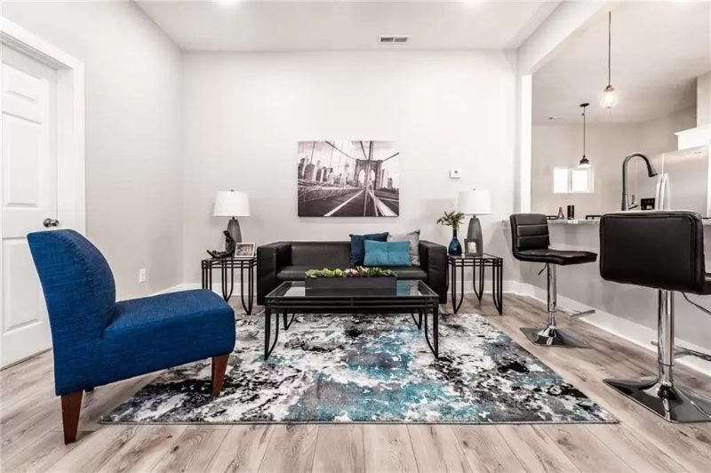 243 Terrace Ave - Photo 4 of 18