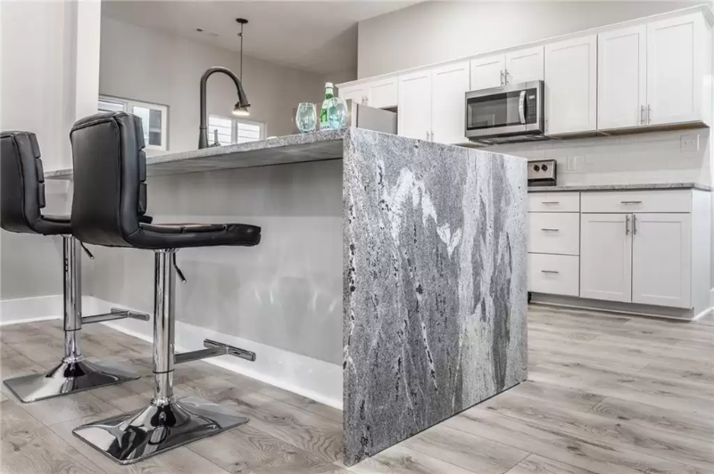 243 Terrace Ave - Photo 7 of 18