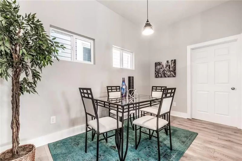 243 Terrace Ave - Photo 7 of 16