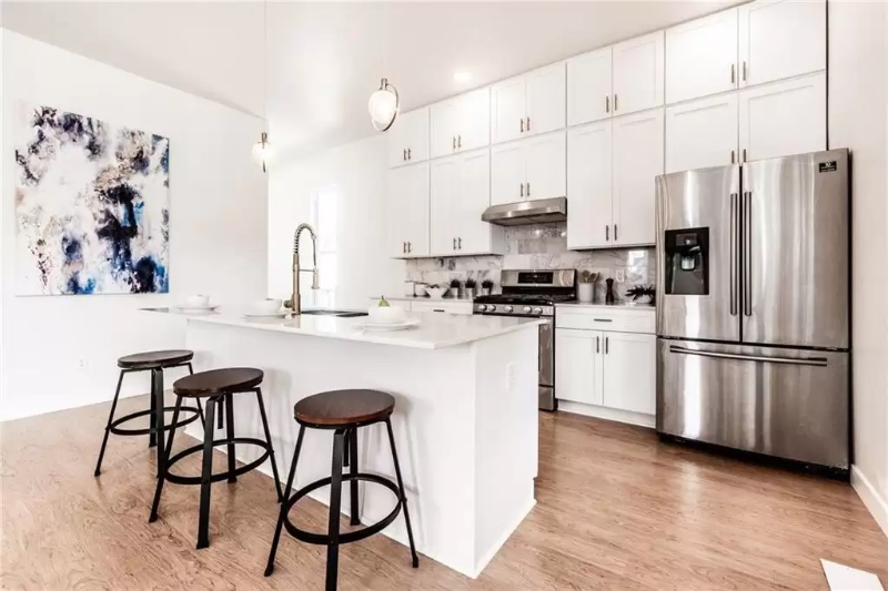 918 S State Ave - Photo 4 of 17