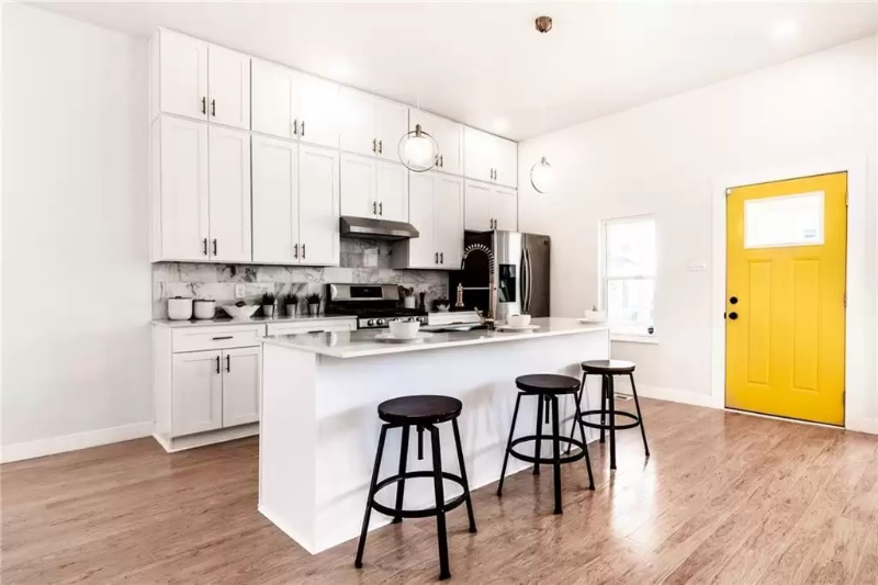 918 S State Ave - Photo 6 of 17