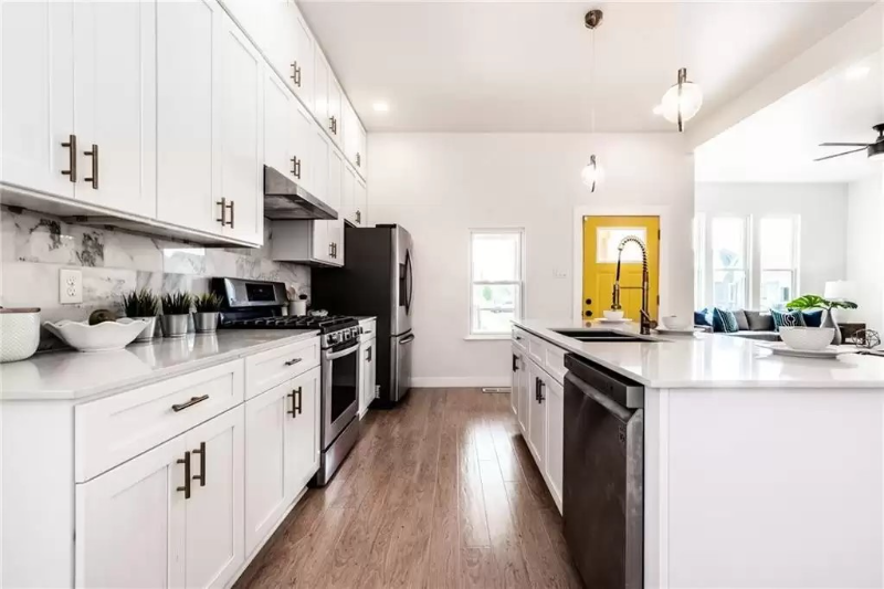 918 S State Ave - Photo 7 of 17