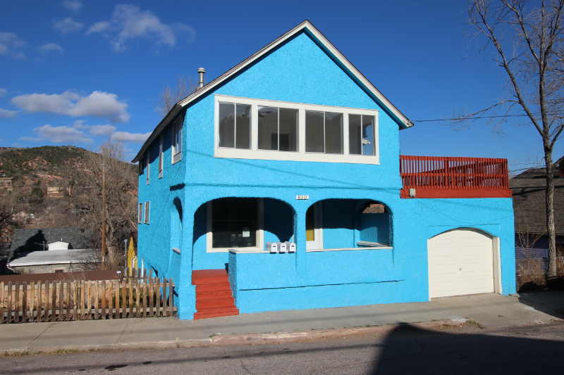 810 Prospect Pl - Photo 2 of 36