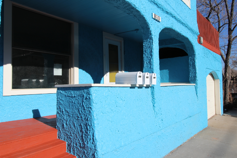 810 Prospect Pl - Photo 3 of 36