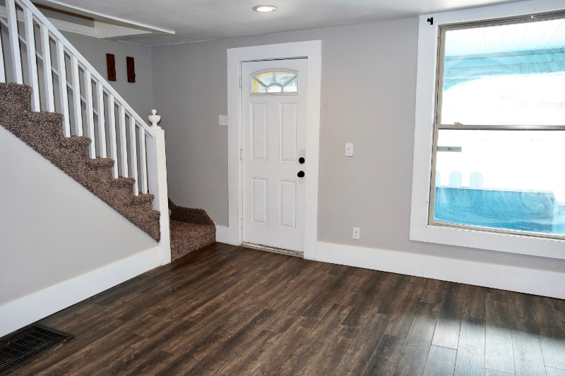 810 Prospect Pl - Photo 5 of 36