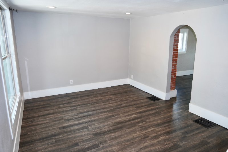 810 Prospect Pl - Photo 6 of 36