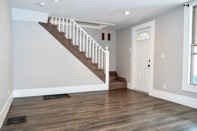 810 Prospect Pl - Photo 7 of 36