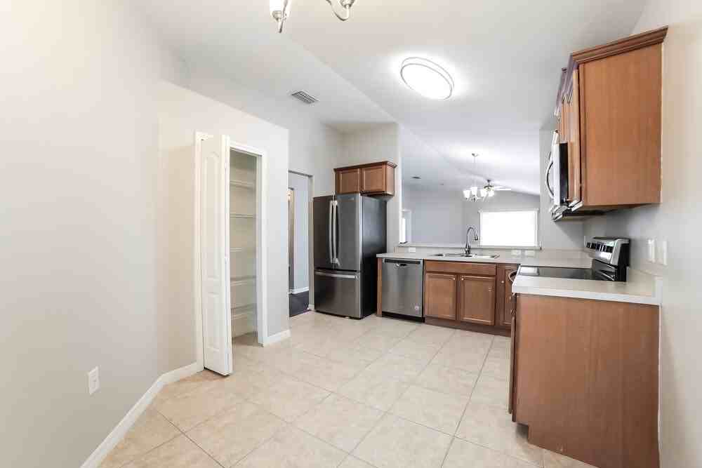 7329 Lumber Port Dr - Photo 7 of 16