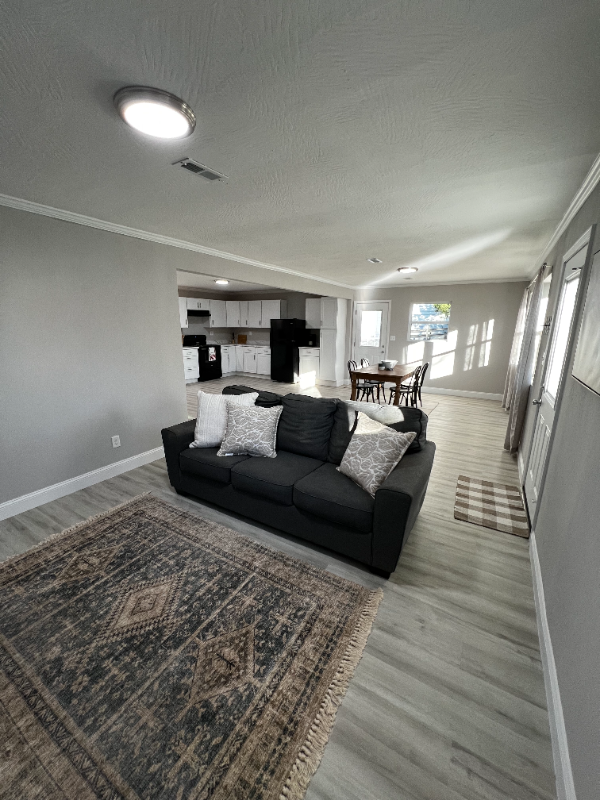 1477 E Lindberg St - Photo 2 of 18