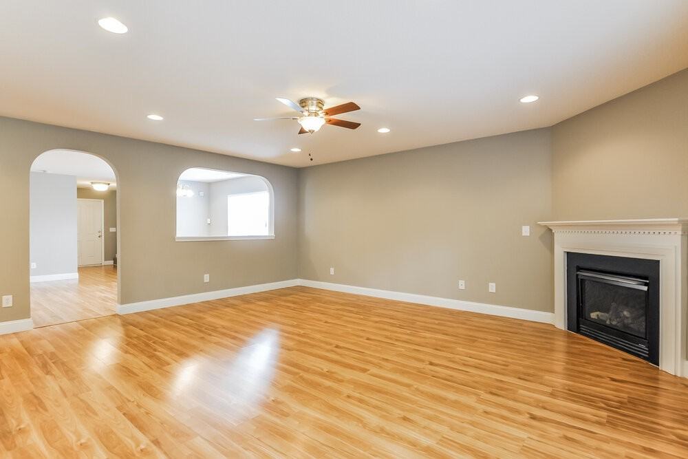 2252 Ballston Pl - Photo 3 of 15