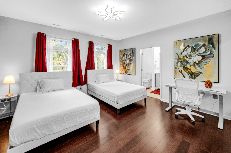 1407 S Halsted St #2B - Photo 4 of 32