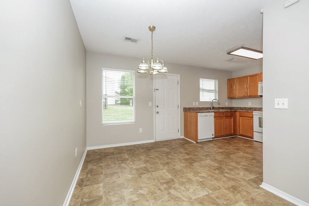 1525 Danville Cir - Photo 7 of 19