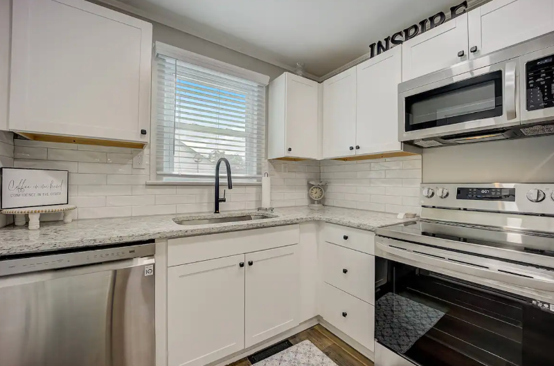 5 S Haven Dr Apt B - Photo 2 of 9