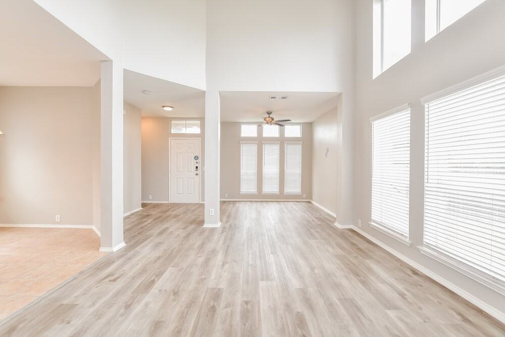 309 Cobblestone Dr - Photo 6 of 17