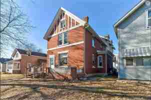 featured image of 536 W 5th St