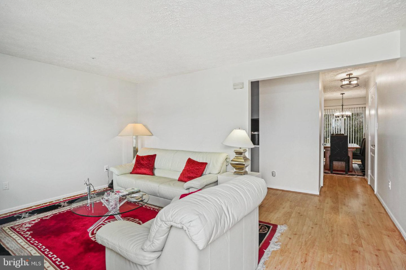 16151 Brookmead Ct - Photo 2 of 20