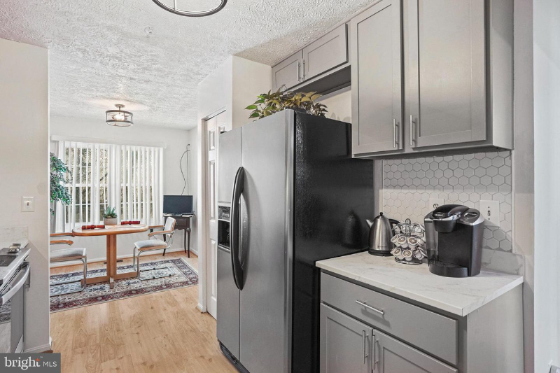 16151 Brookmead Ct - Photo 7 of 20