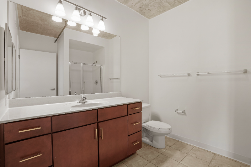 884 S Clark St - Photo 5 of 11