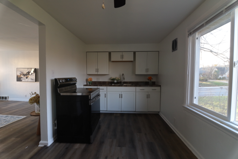 1039 Salem Ave #3 - Photo 5 of 16