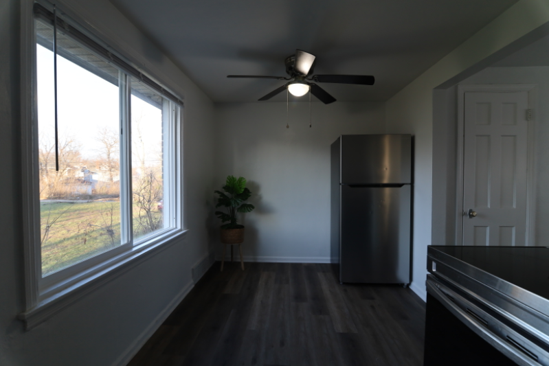 1039 Salem Ave #3 - Photo 6 of 16