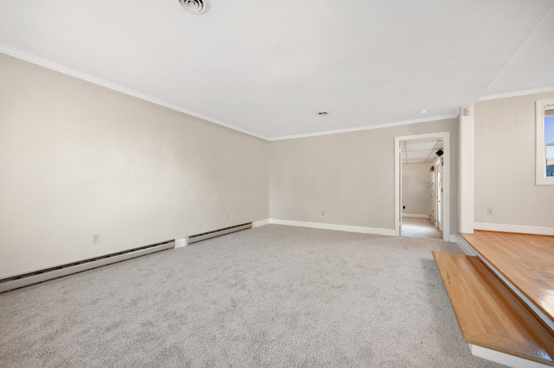 607 16th St - Photo 2 of 14