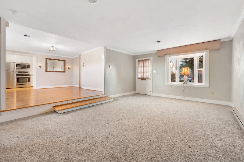 607 16th St - Photo 3 of 14