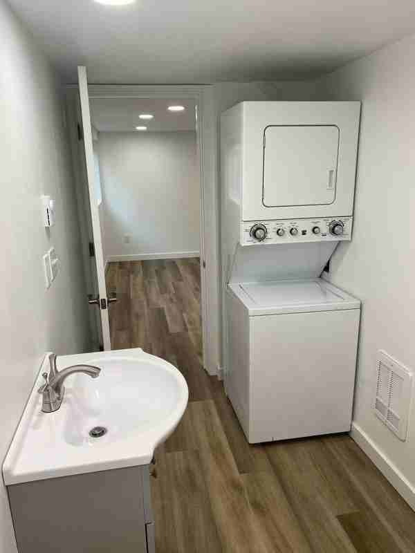 806 Sw Henderson St #B - Photo 6 of 12