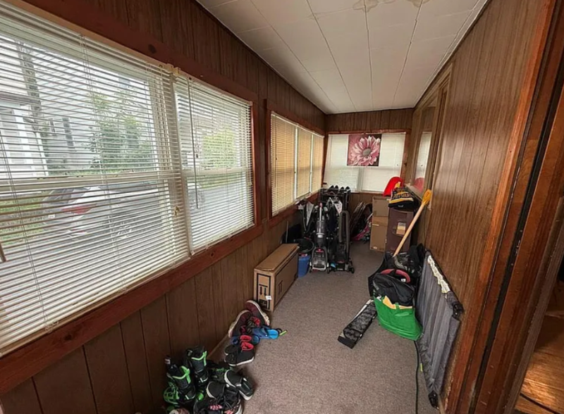 190 Beatty Ave - Photo 2 of 13