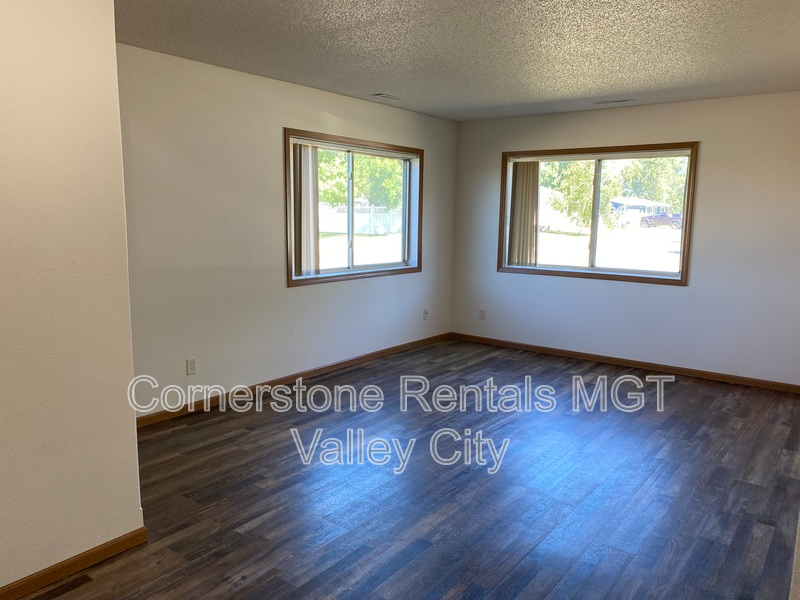 508 10Th St Ave Se #1 - Photo 2 of 19