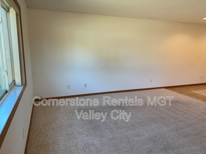 508 10Th St Ave Se #1 - Photo 3 of 19