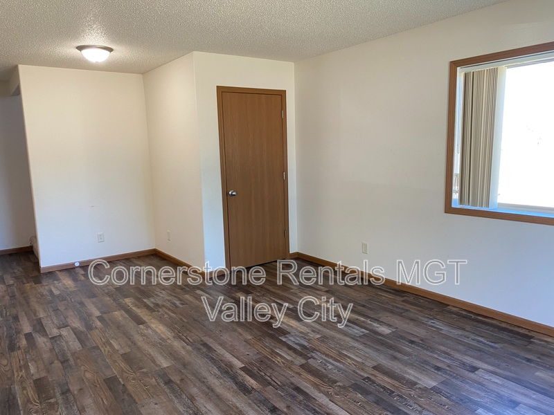 508 10Th St Ave Se #1 - Photo 4 of 19