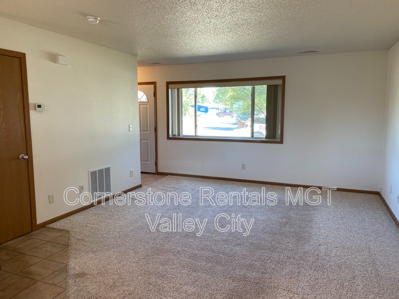 508 10Th St Ave Se #1 - Photo 5 of 19