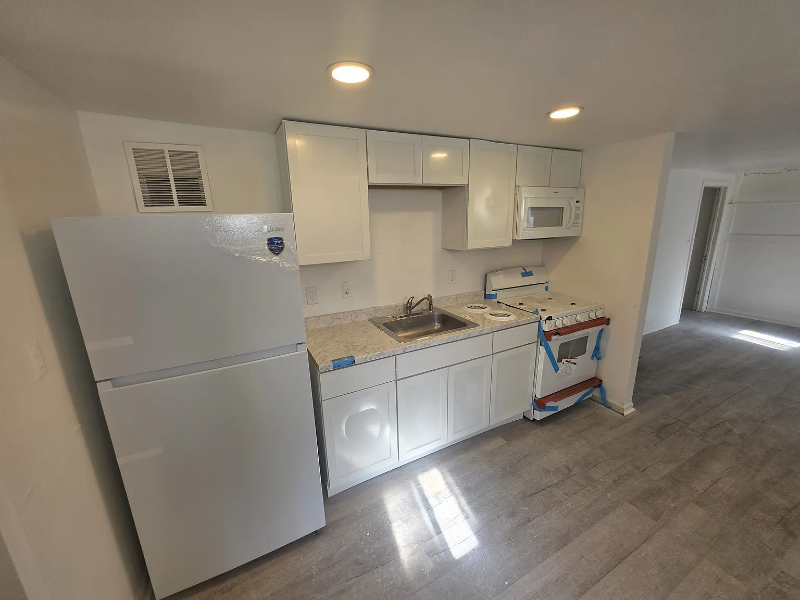 22727 Rein Ave - Photo 3 of 9