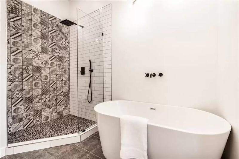 918 S State Ave - Photo 5 of 18
