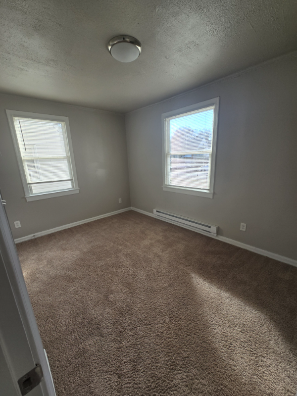 1112 E 16th St - Photo 5 of 17