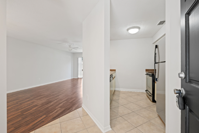 210 S Habana Ave #210C - Photo 2 of 20