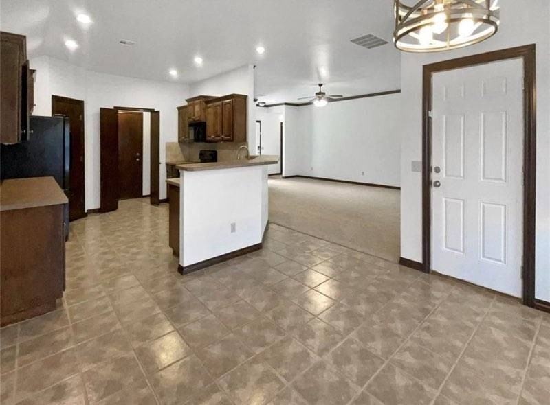 313 N Shannon Way - Photo 6 of 14