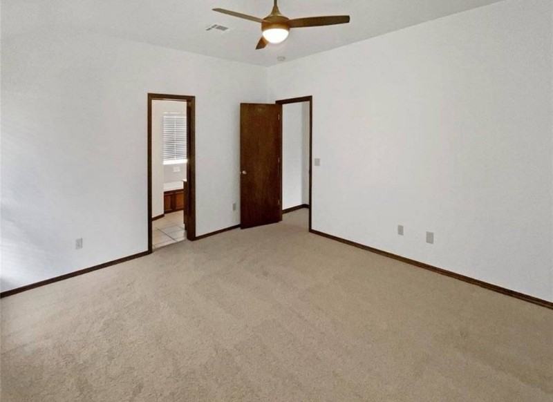 313 N Shannon Way - Photo 7 of 14