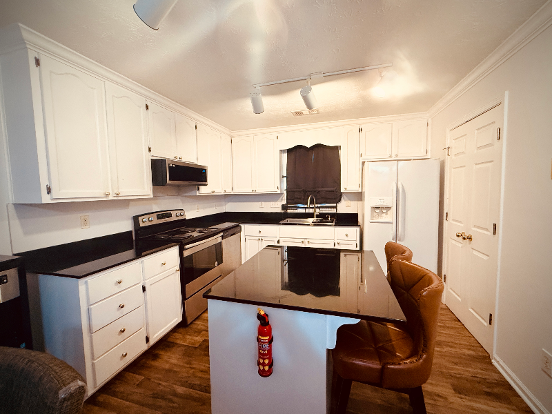 8928 Asheville Dr - Photo 4 of 18