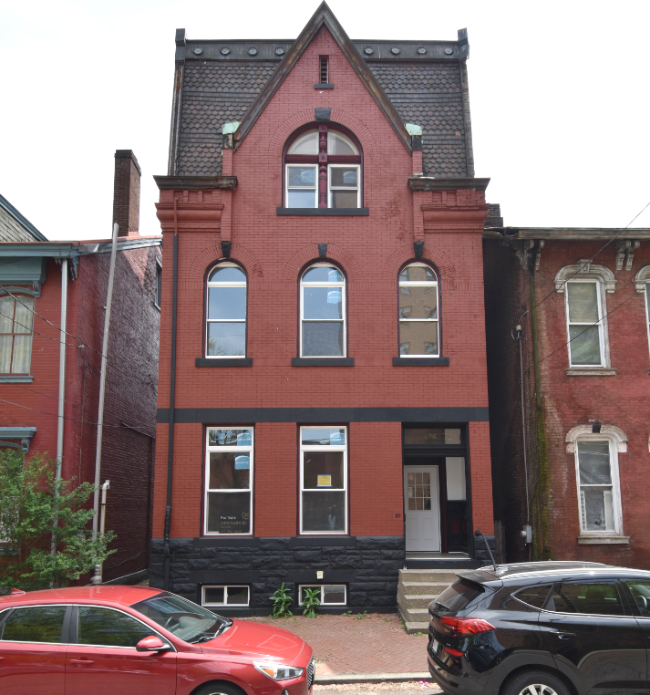1005 Sheffield St - Photo 2 of 26