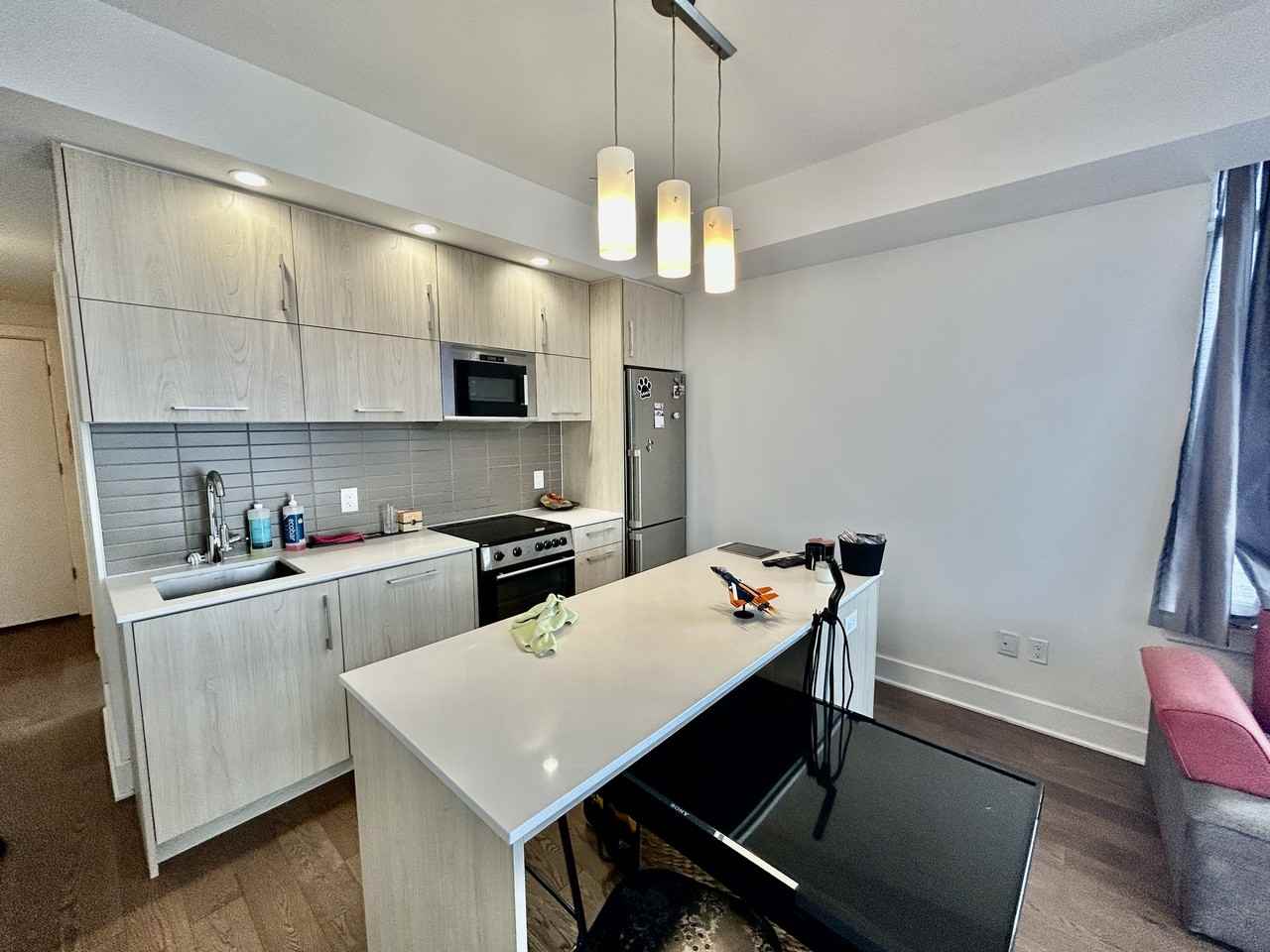 255 Bay Street #910 - Photo 4 of 21