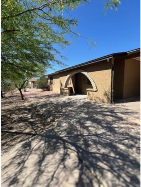 10614 N Faldale Rd - Photo 3 of 19