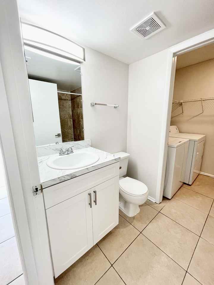 2552 W Bird St #01-2552 - Photo 6 of 37