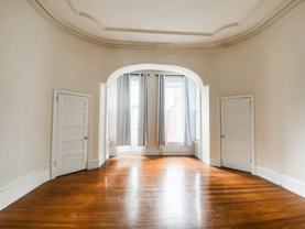 2127 Walnut St #2R - Photo 1 of 1