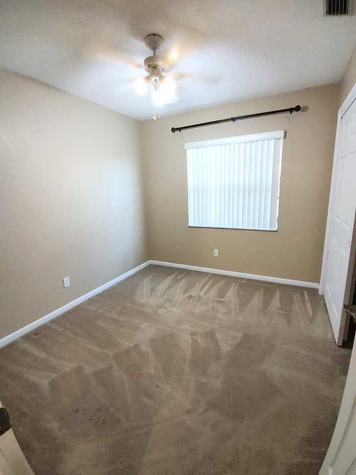 9536 Fieldview Cir #9536 - Photo 7 of 12