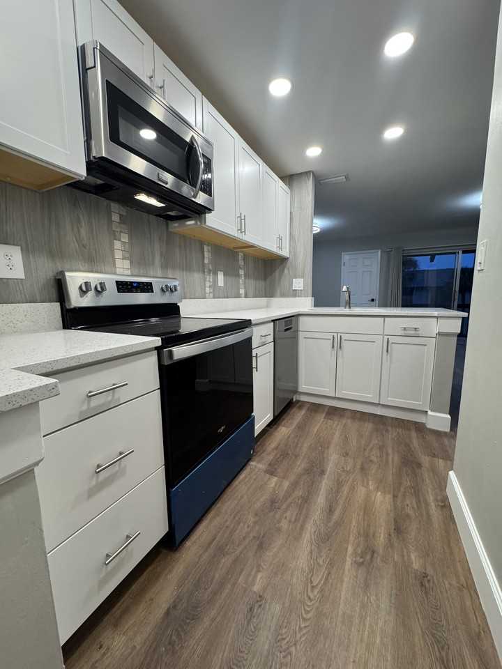 592 Orange Dr #142 - Photo 6 of 18