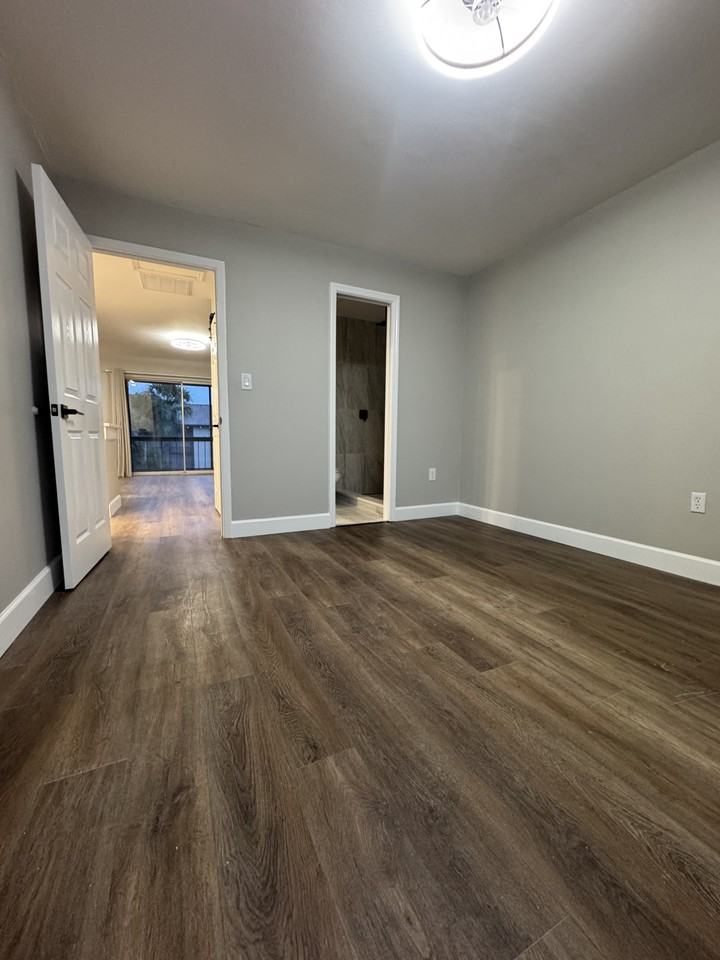 592 Orange Dr #142 - Photo 7 of 18