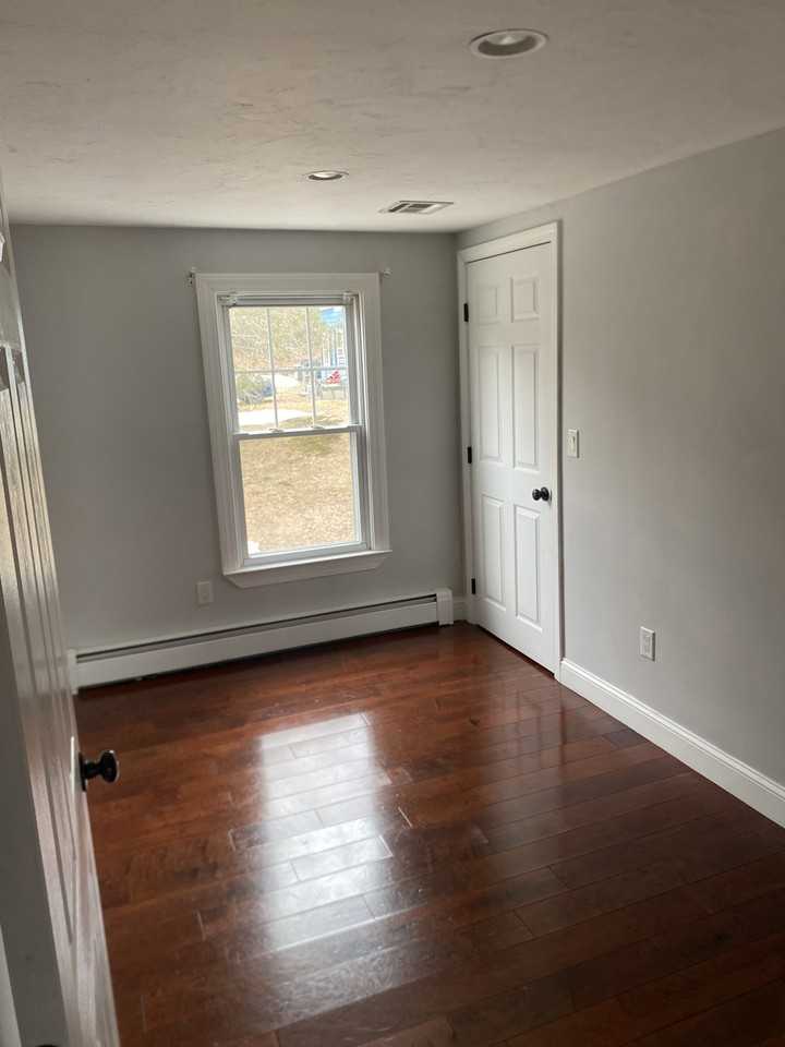 8 Glen Ave #NA - Photo 4 of 29