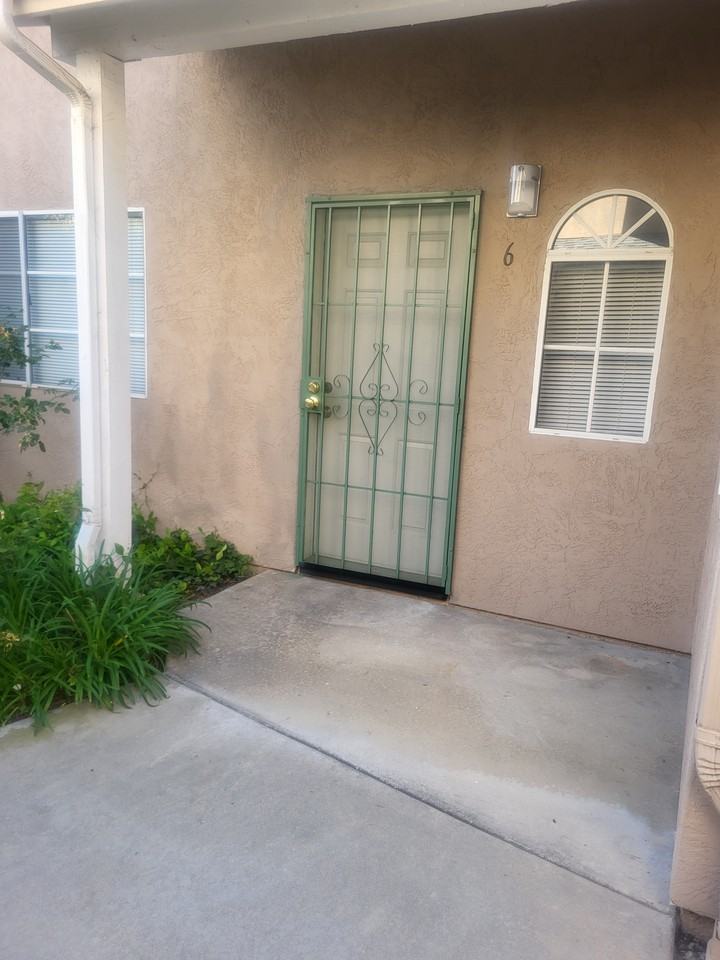 4115 Poplar St #6 - Photo 2 of 16